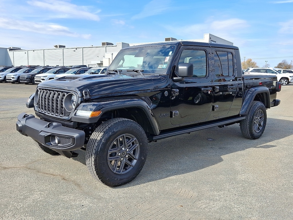 New 2026 Jeep Gladiator Sport S Pickup