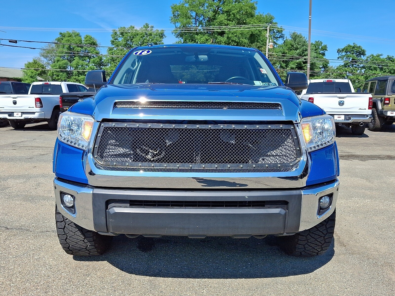 2016 Toyota Tundra SR5 photo 2