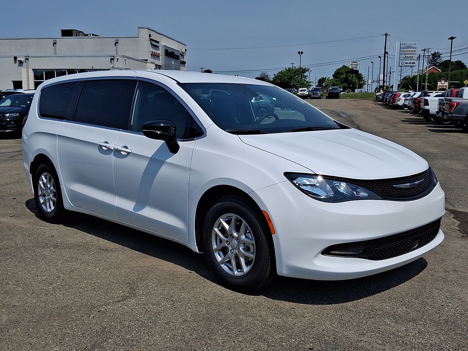 2027 Chrysler Pacifica LX