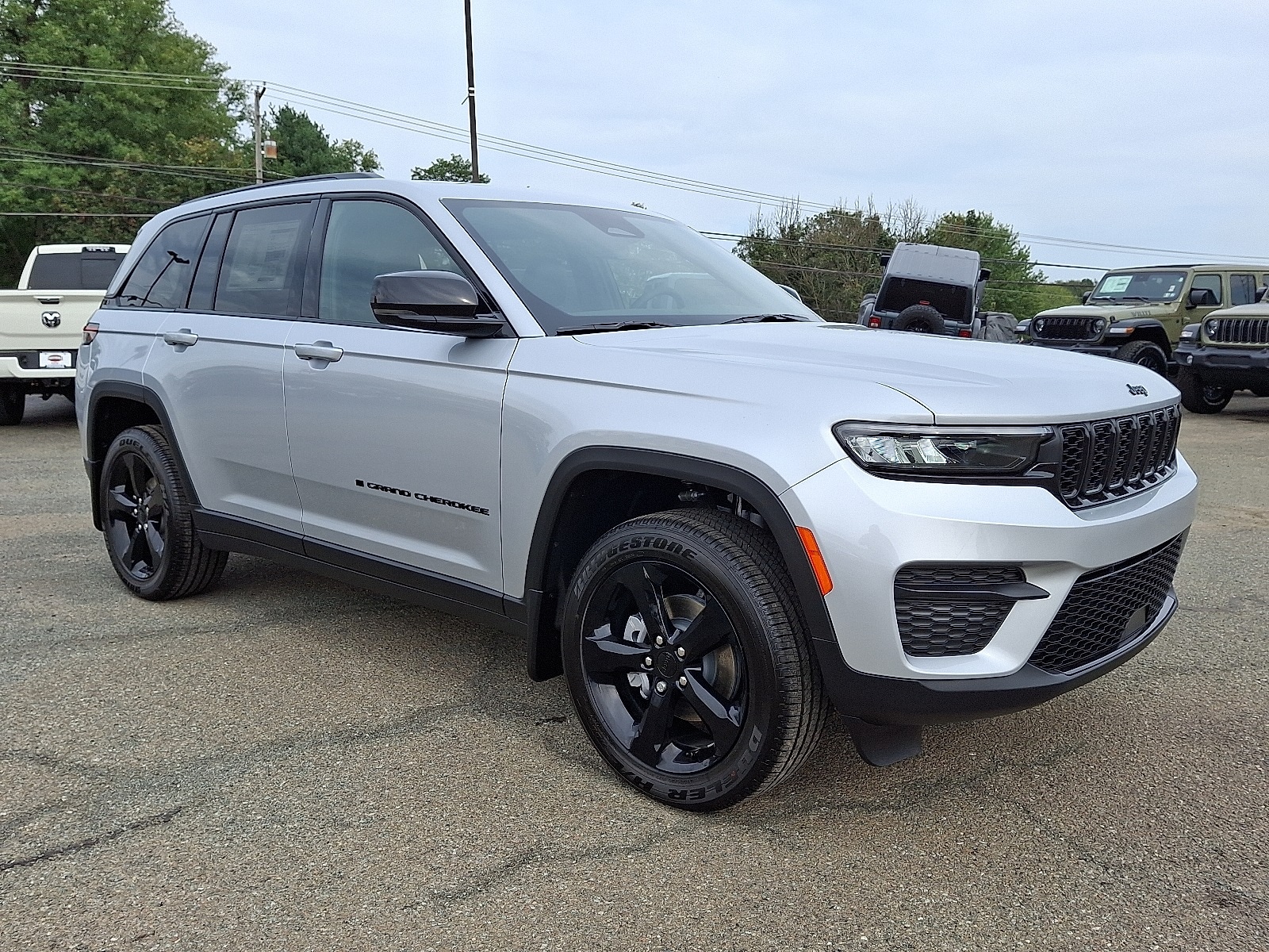 2025 Jeep Grand Cherokee Altitude's photo