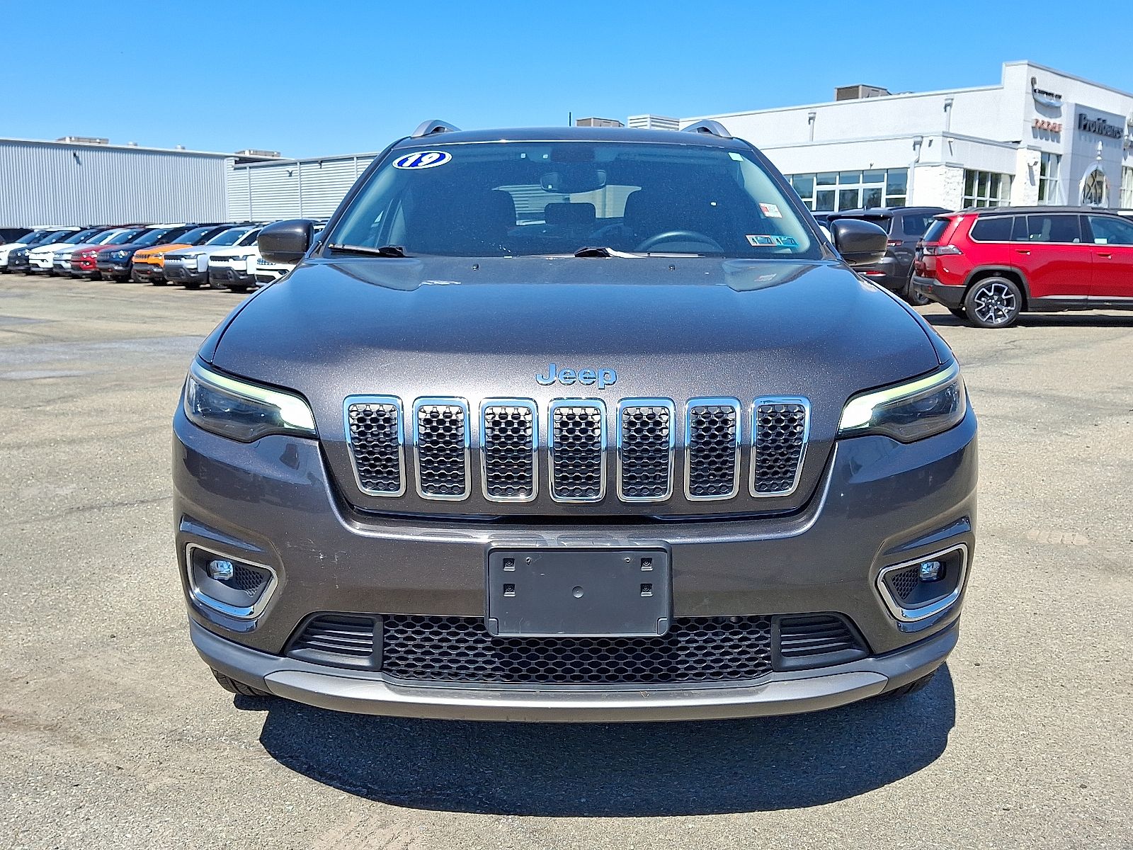 Used 2019 Jeep Cherokee Limited with VIN 1C4PJMDX1KD121612 for sale in Quarryville, PA