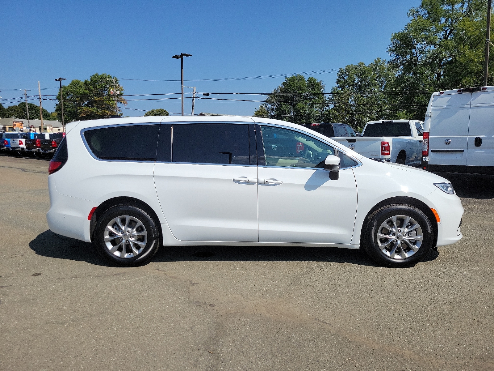 Used 2023 Chrysler Pacifica Touring L with VIN 2C4RC3BG7PR619186 for sale in Quarryville, PA