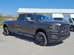 2026 Ram 3500 TRADESMAN CREW CAB 4X4 8' BOX Pickup