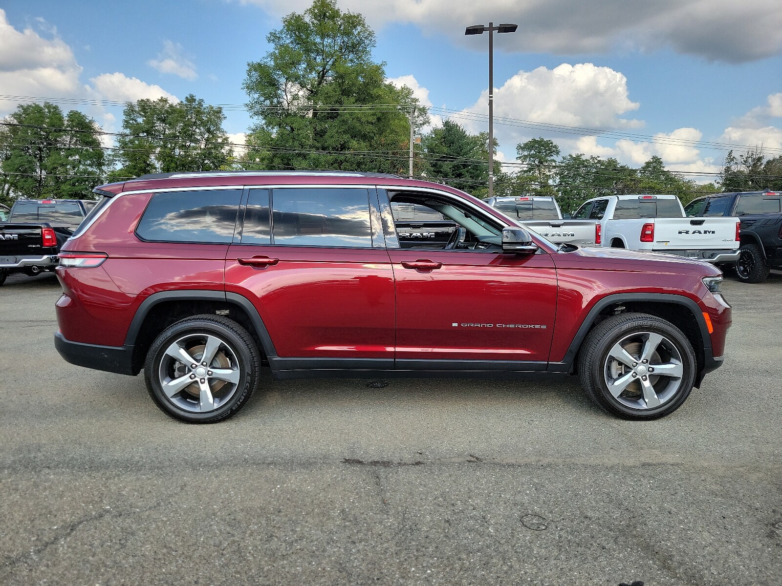 Used 2021 Jeep Grand Cherokee L Limited with VIN 1C4RJKBGXM8189998 for sale in Quarryville, PA