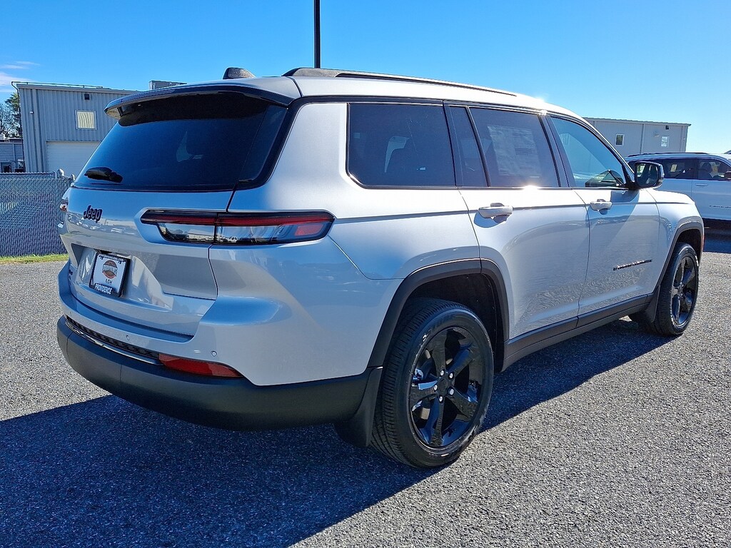 New 2025 Jeep Grand Cherokee L ALTITUDE X 4X4 Sport Utility