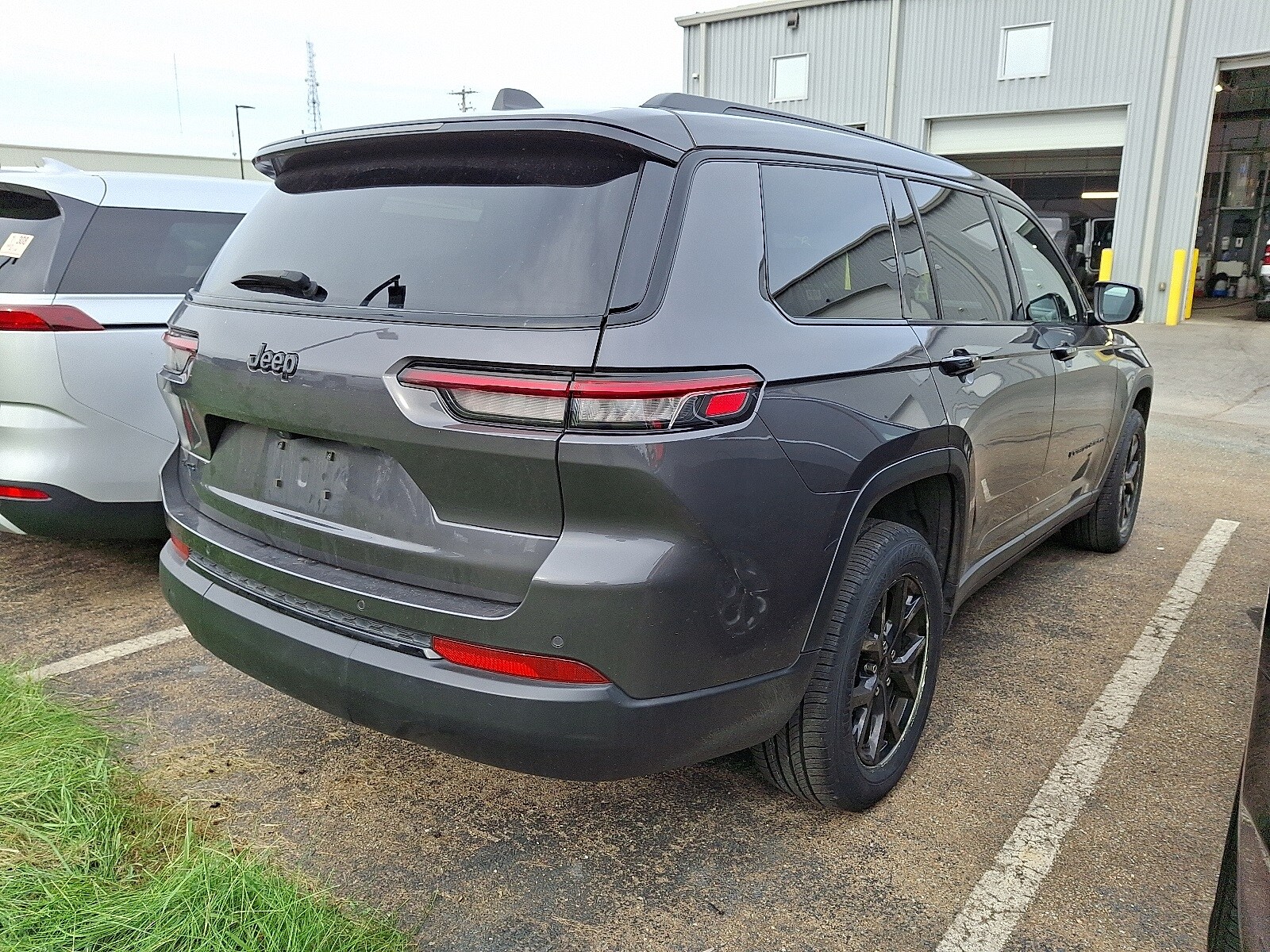 2024 Jeep Grand Cherokee Altitude photo 4