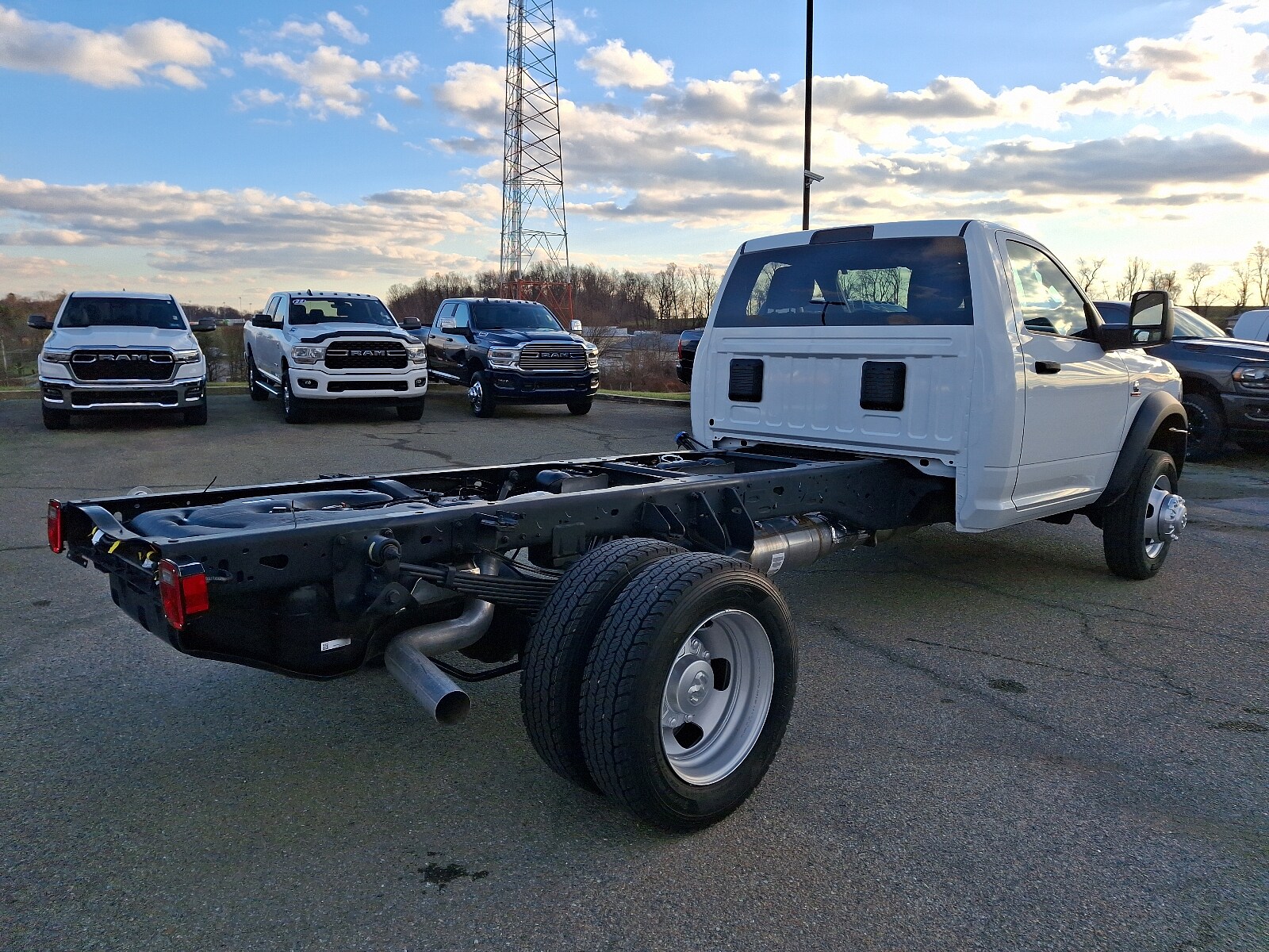2024 Ram 5500 Tradesman SLT photo 4