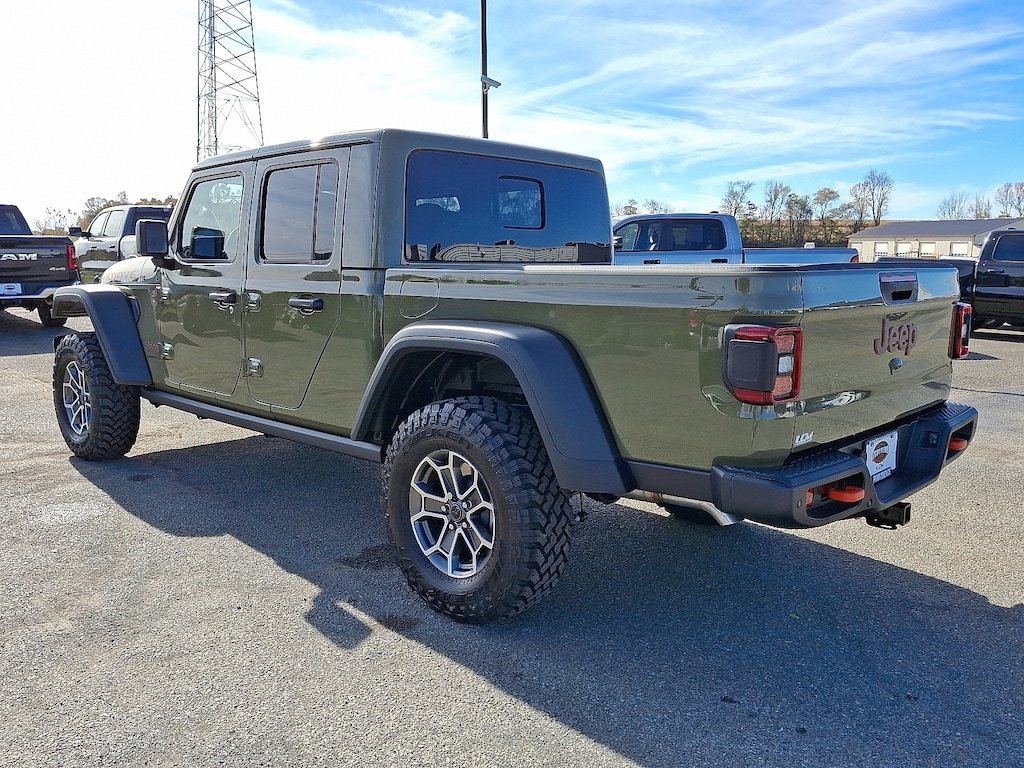 New 2025 Jeep Gladiator MOJAVE 4X4 Pickup