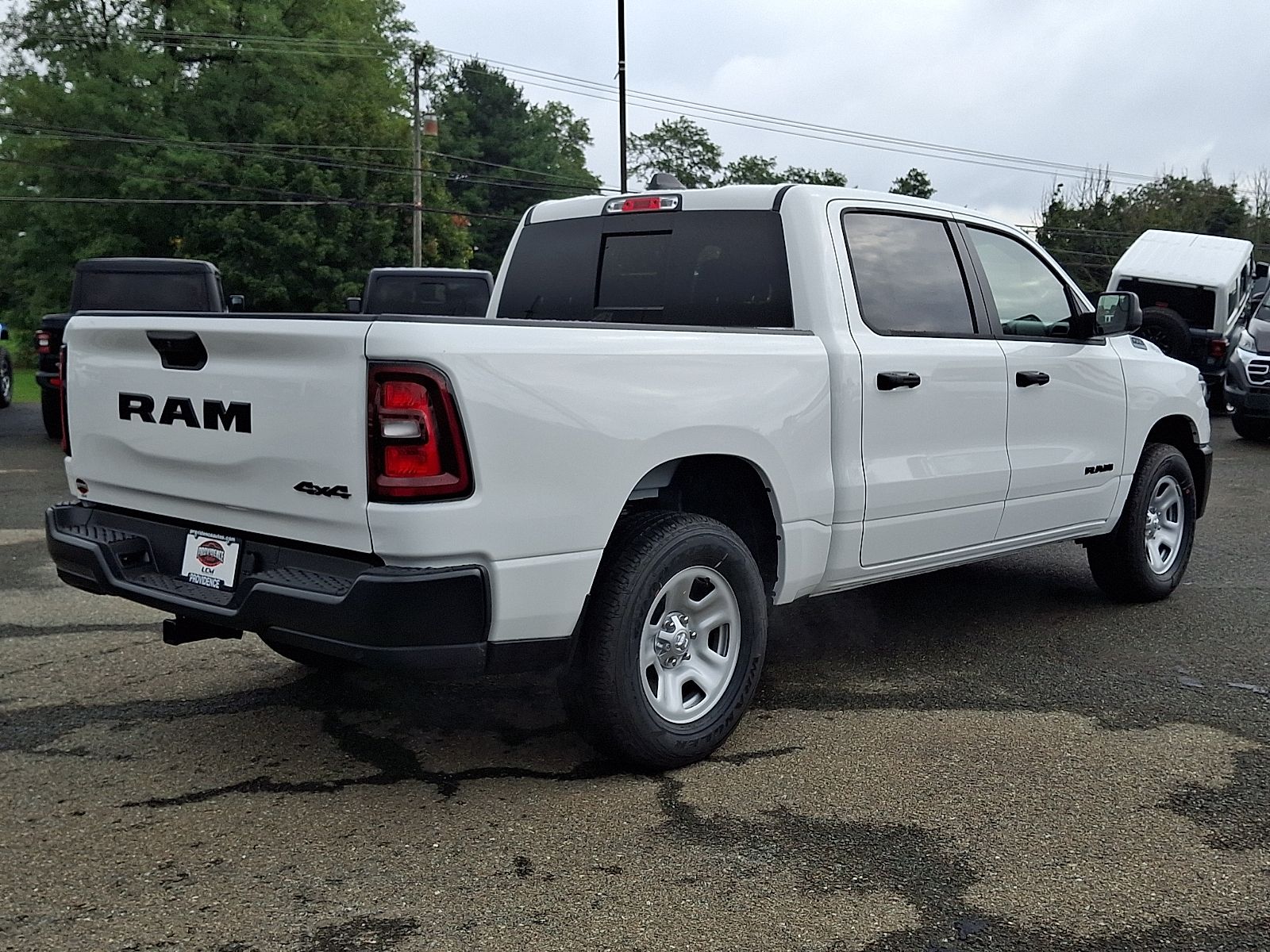 New 2026 Ram 1500 TRADESMAN CREW CAB 4X4 5'7 BOX Pickup