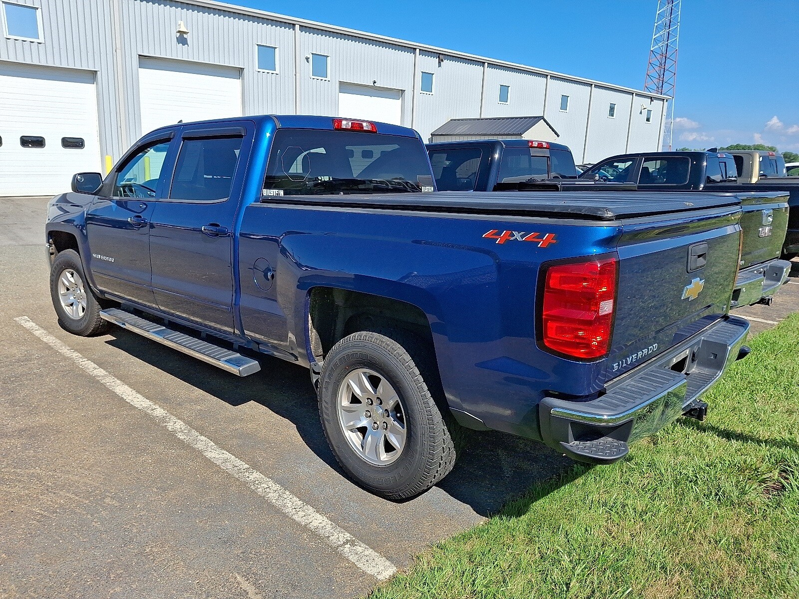 2018 Chevrolet Silverado 1500 photo 3