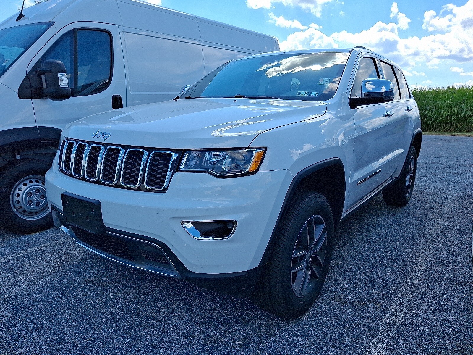 2017 Jeep Grand Cherokee Limited photo 2