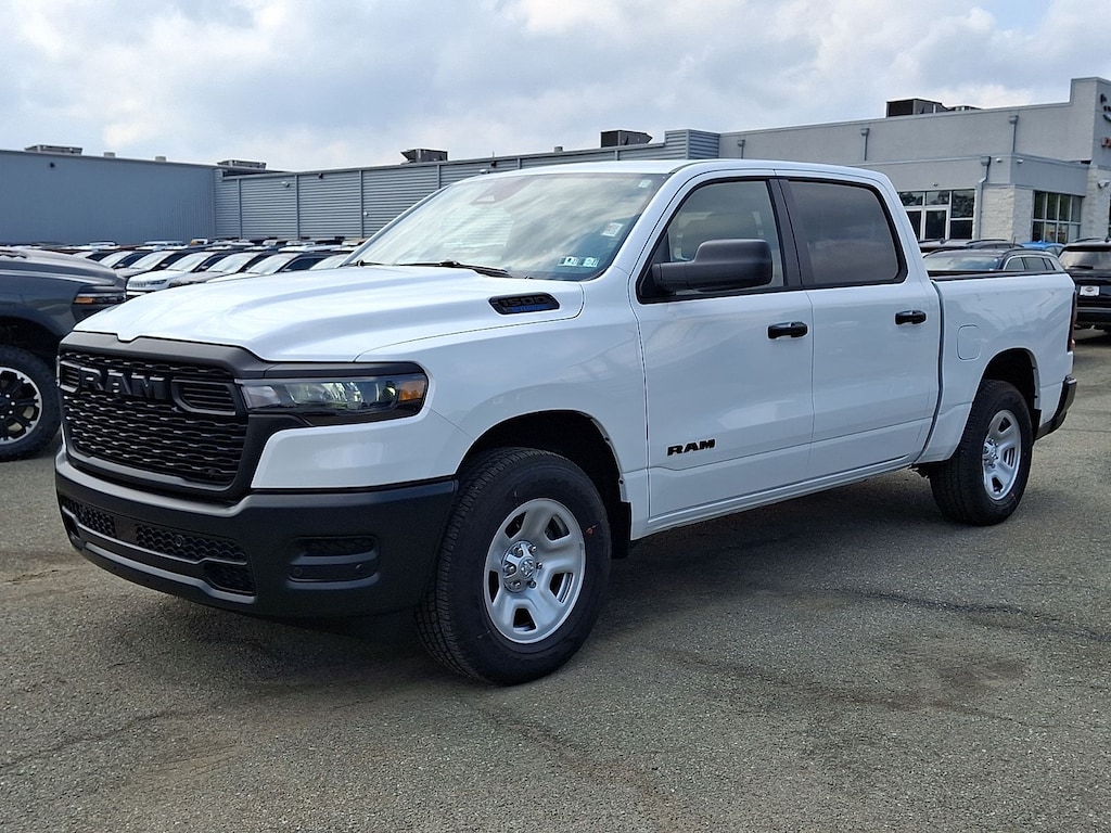 New 2026 Ram 1500 TRADESMAN CREW CAB 4X4 5'7 BOX Pickup