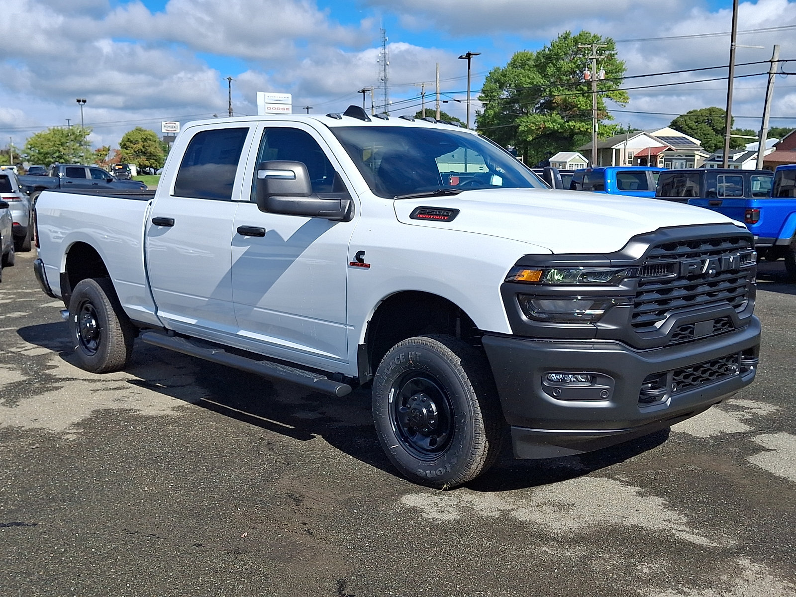 2027 Ram 2500 TRADESMAN CREW CAB 4X4 6'4 BOX Pickup