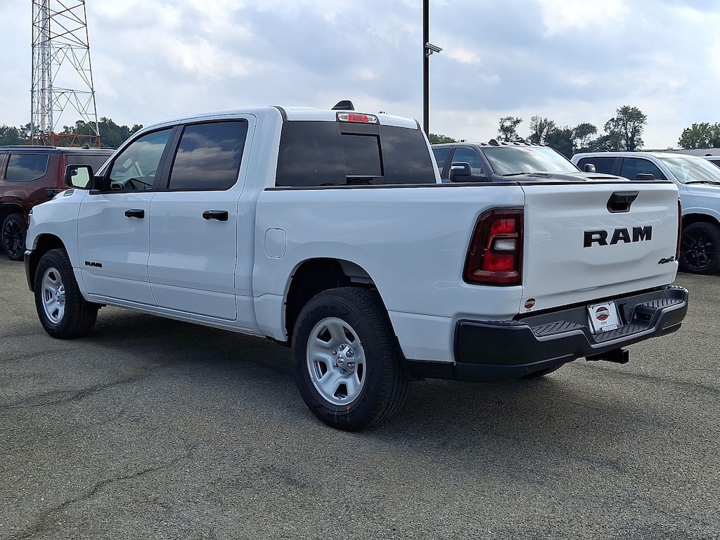 New 2026 Ram 1500 TRADESMAN CREW CAB 4X4 5'7 BOX Pickup
