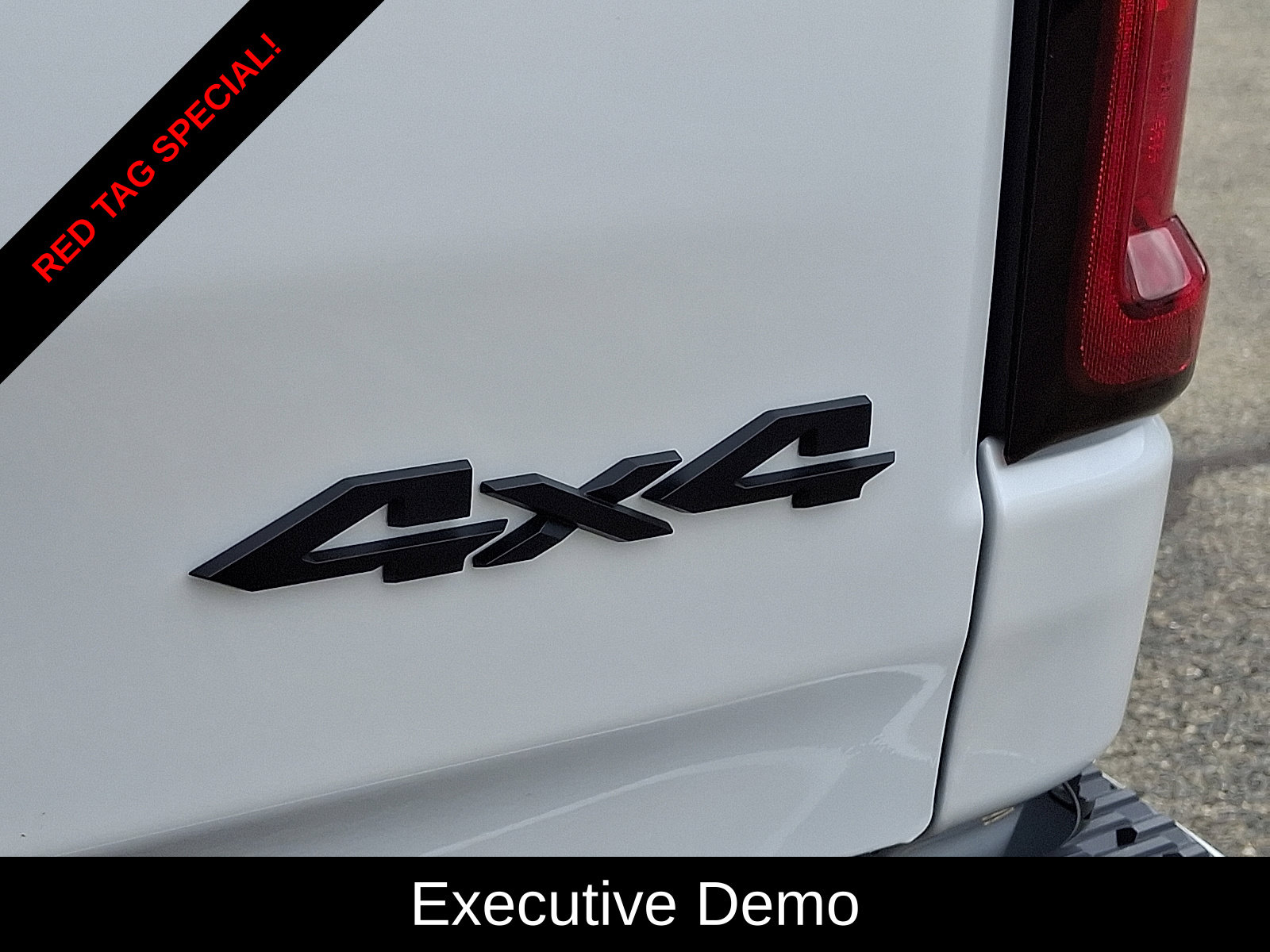 2026 RAM 1500 Laramie - Photo 15