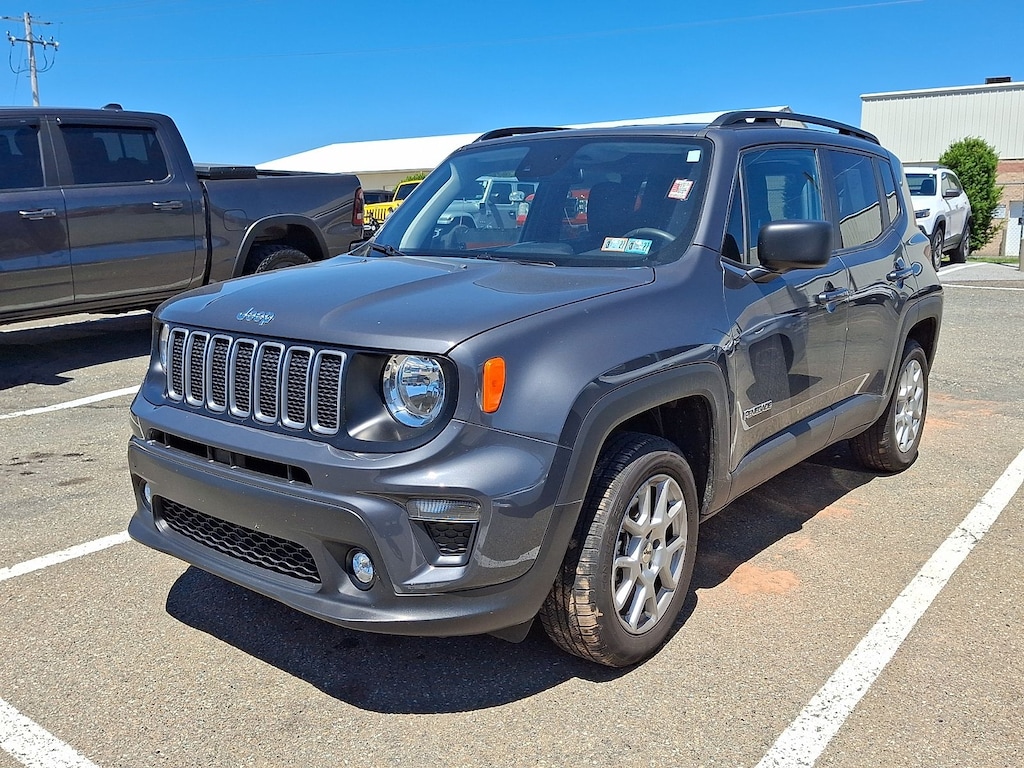 Used 2022 Jeep Renegade Latitude 4x4 Sport Utility