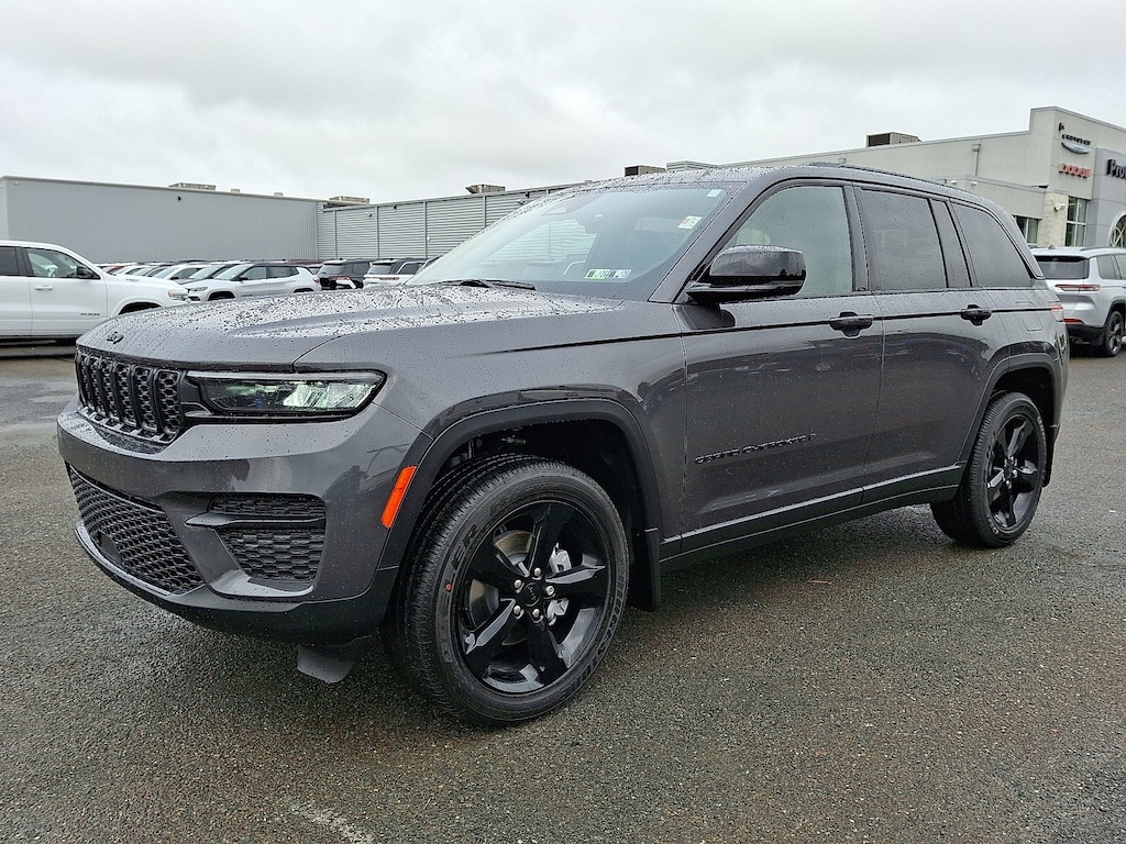 New 2025 Jeep Grand Cherokee Altitude 4x4 Sport Utility
