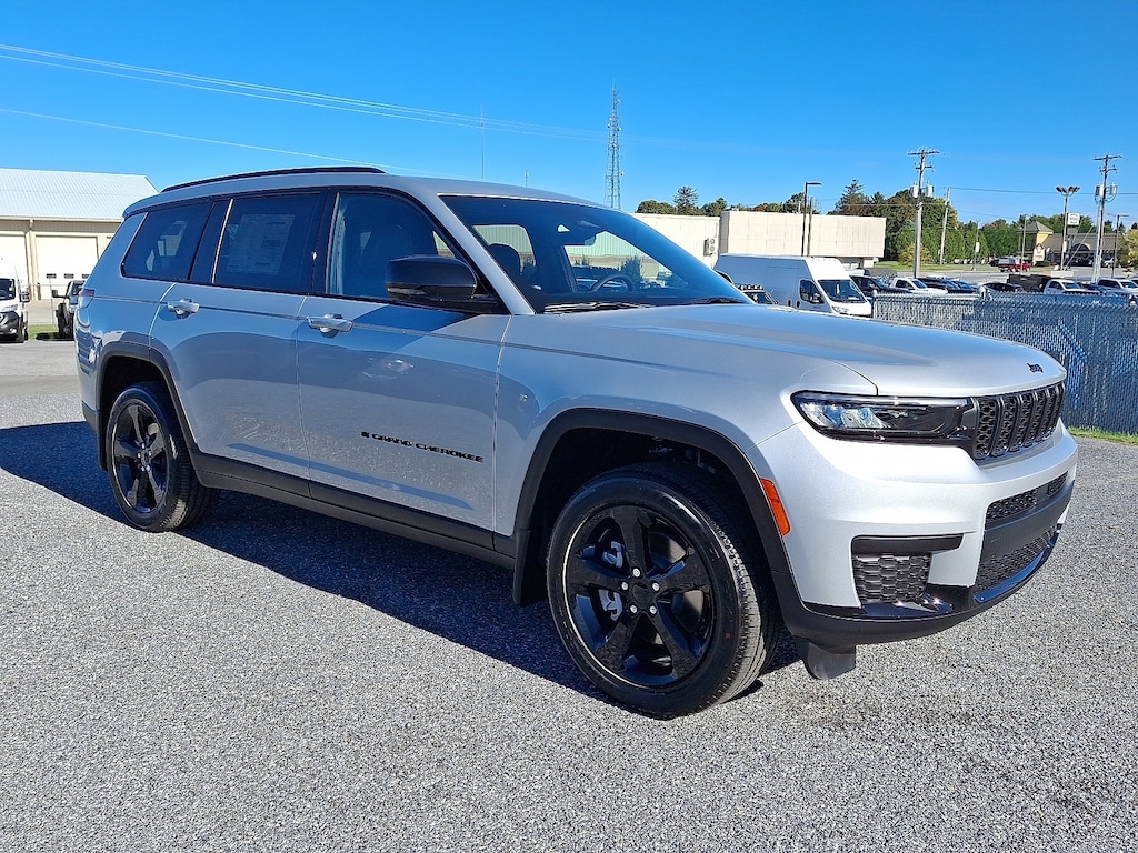 New 2025 Jeep Grand Cherokee L ALTITUDE X 4X4 Sport Utility
