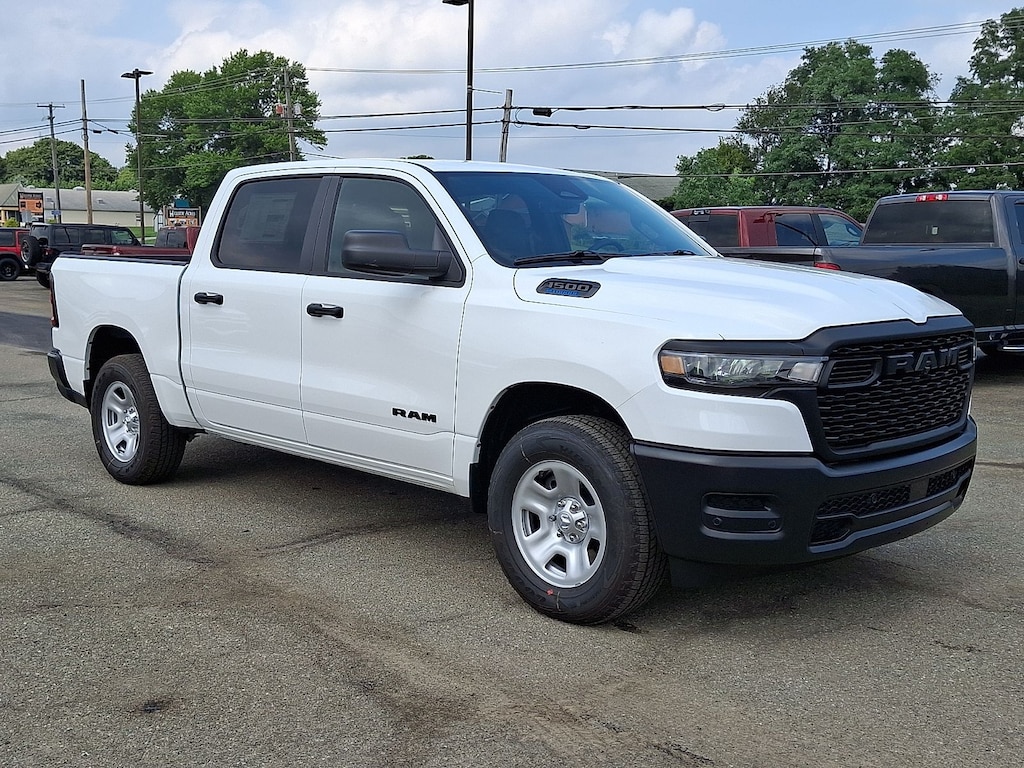 New 2026 Ram 1500 TRADESMAN CREW CAB 4X4 5'7 BOX Pickup