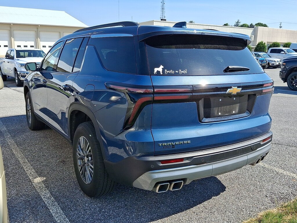 Used 2024 Chevrolet Traverse FWD LT Sport Utility