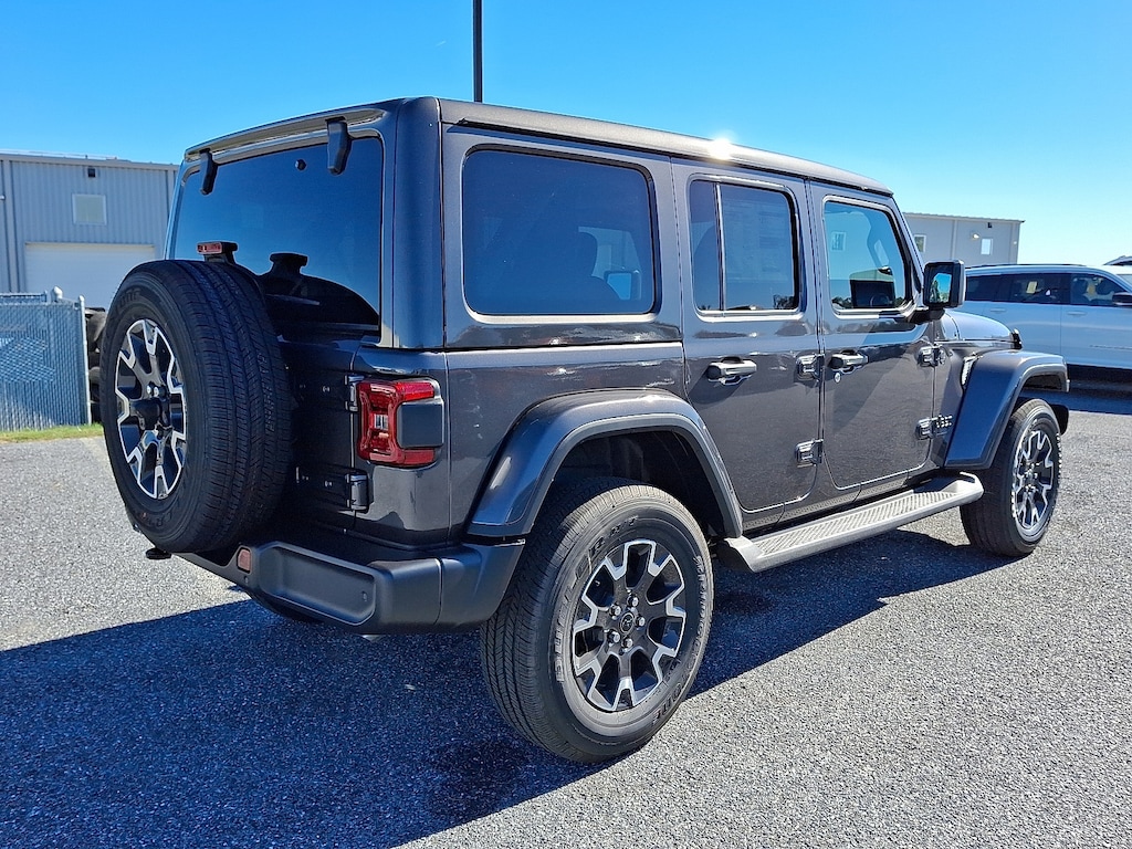 New 2026 Jeep Wrangler 4-DOOR SAHARA Sport Utility