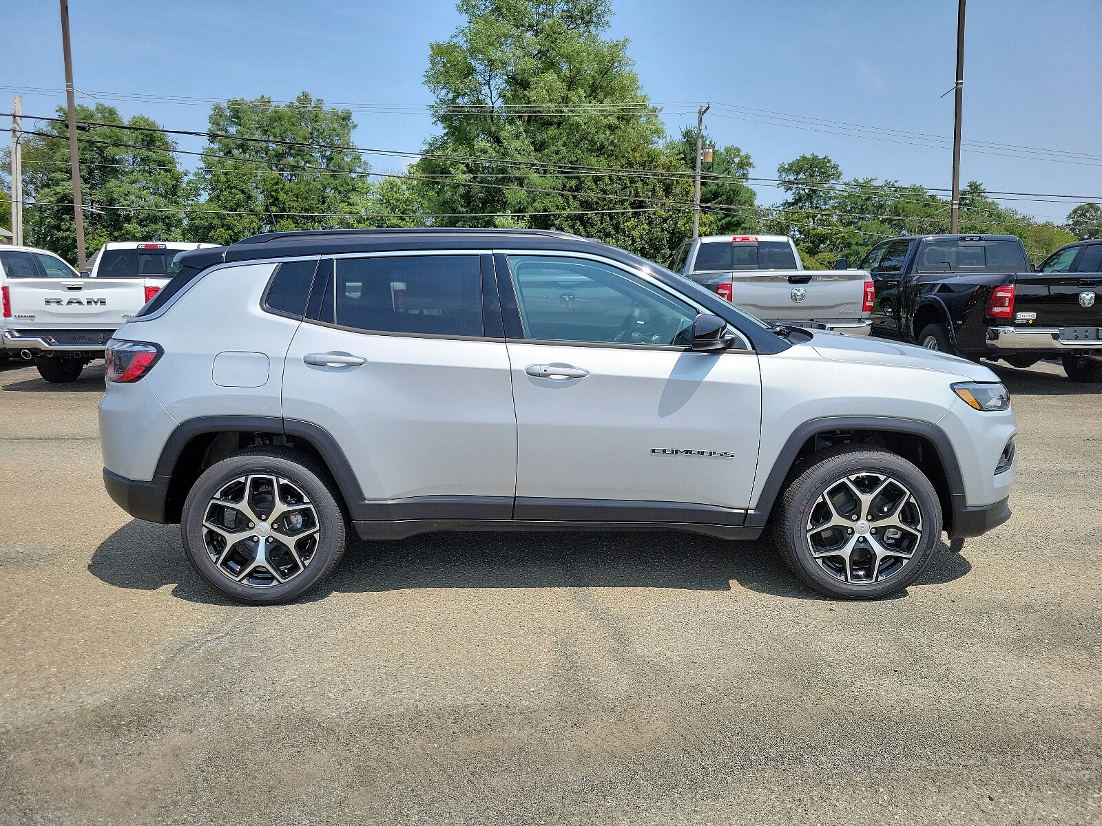 2024 Jeep Compass Limited photo 2