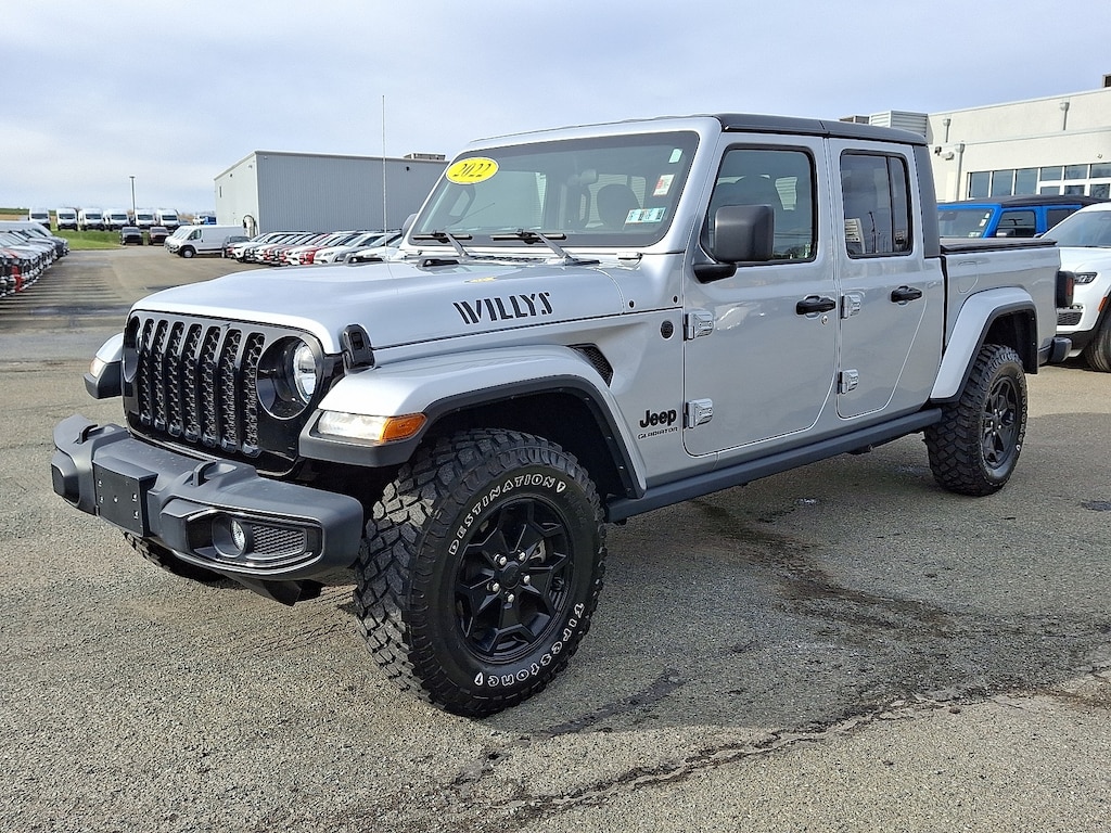 Used 2022 Jeep Gladiator Willys 4x4 Crew Cab