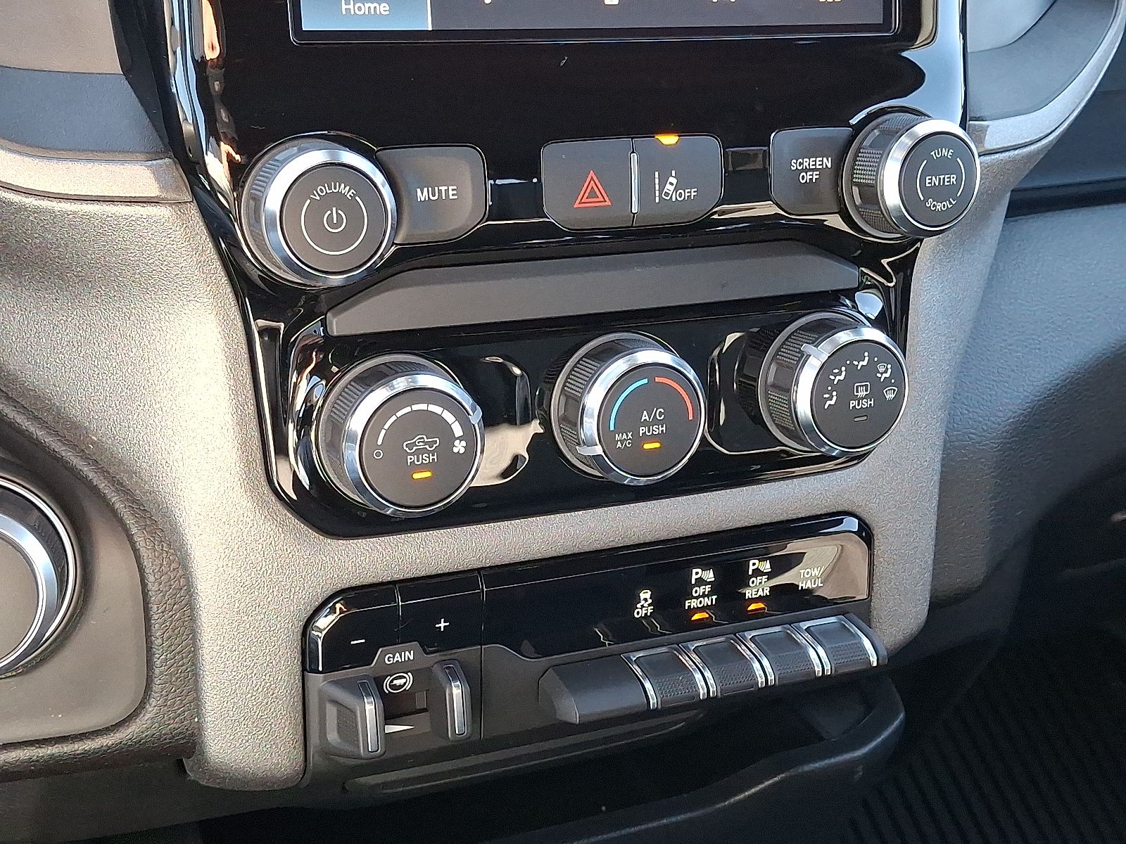 2025 RAM 1500 Tradesman - Photo 8