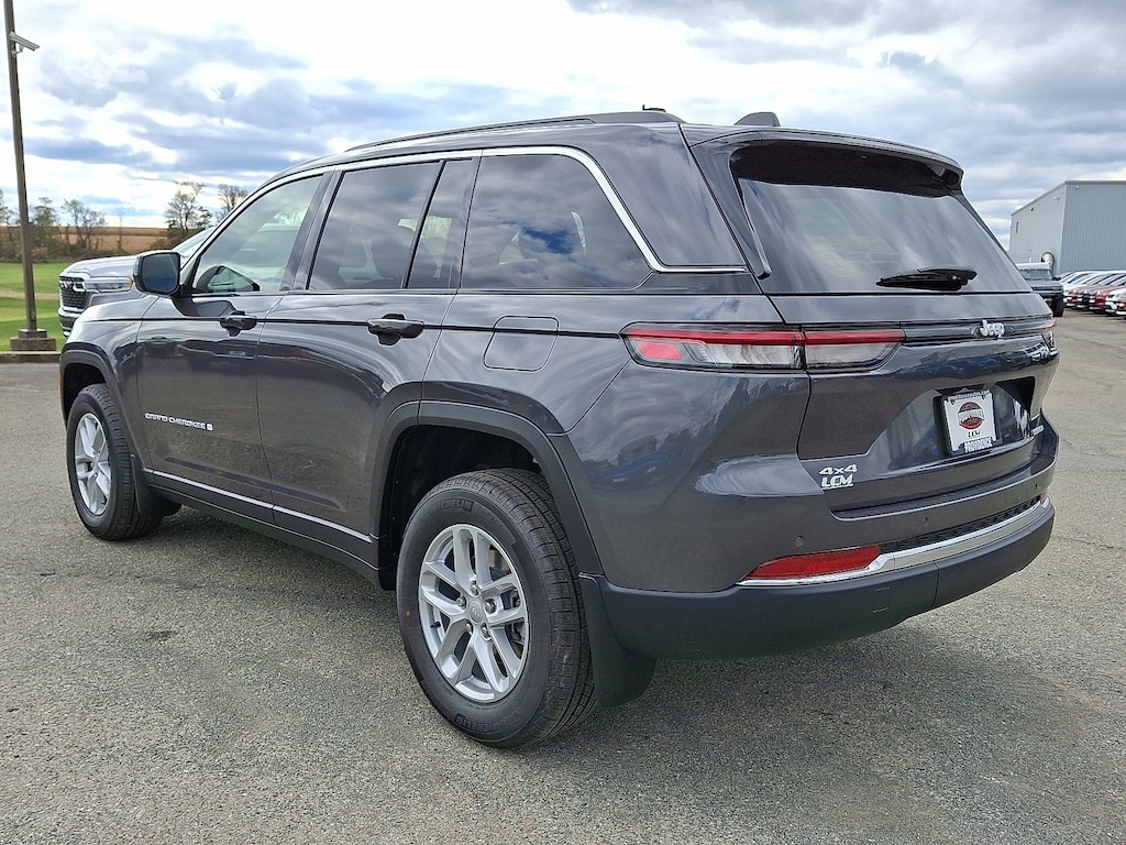 New 2025 Jeep Grand Cherokee LAREDO X 4X4 Sport Utility