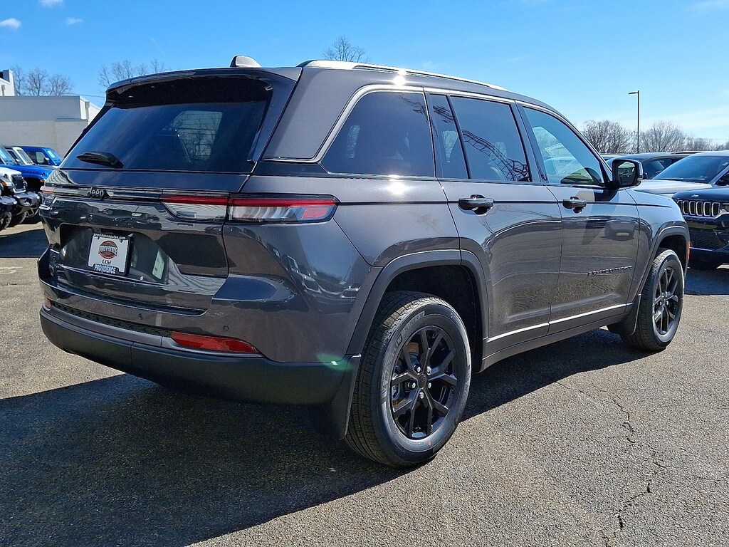 New 2026 Jeep Grand Cherokee Altitude 4x4 Sport Utility