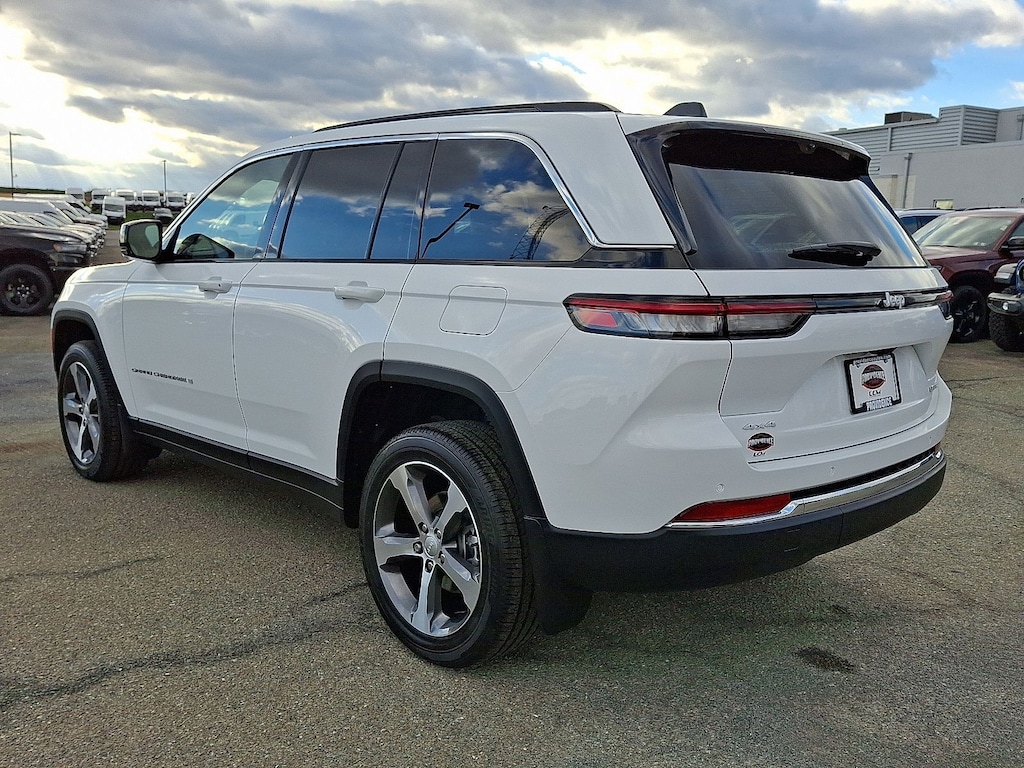 New 2025 Jeep Grand Cherokee Limited 4x4 Sport Utility