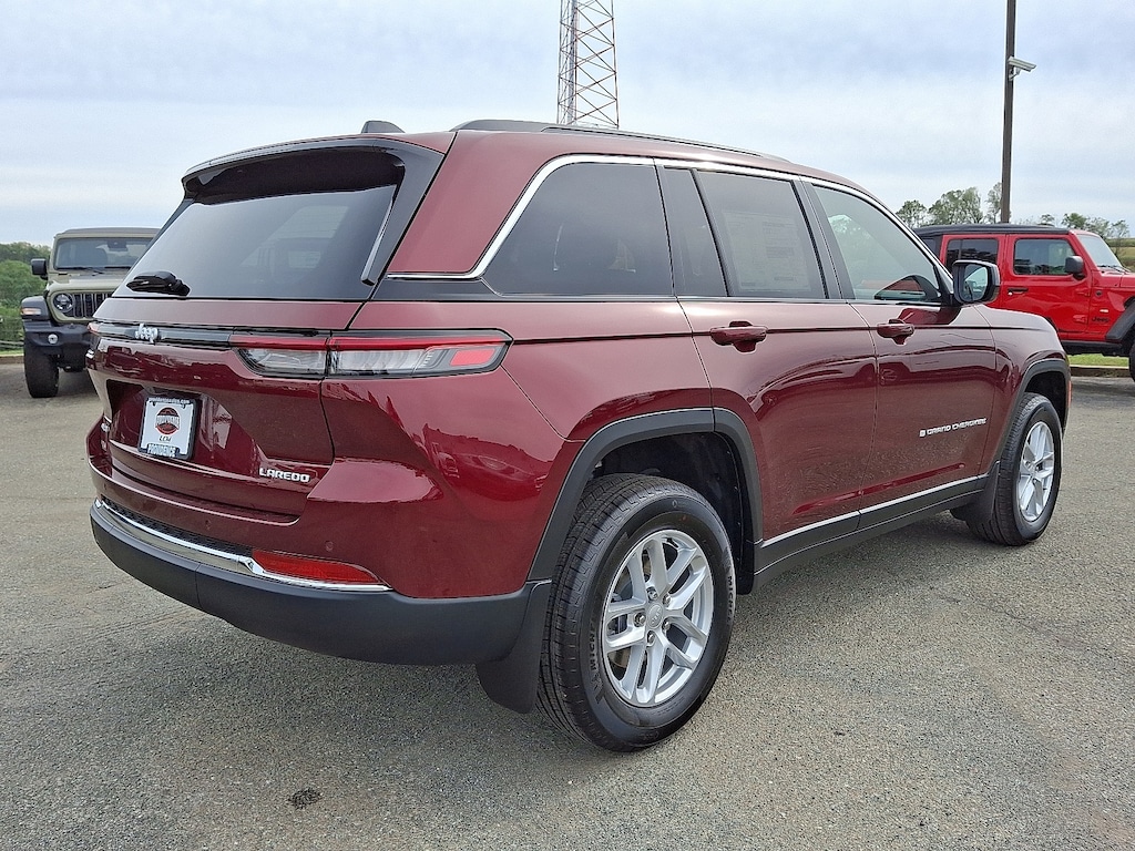 New 2025 Jeep Grand Cherokee Laredo X 4x4 Sport Utility