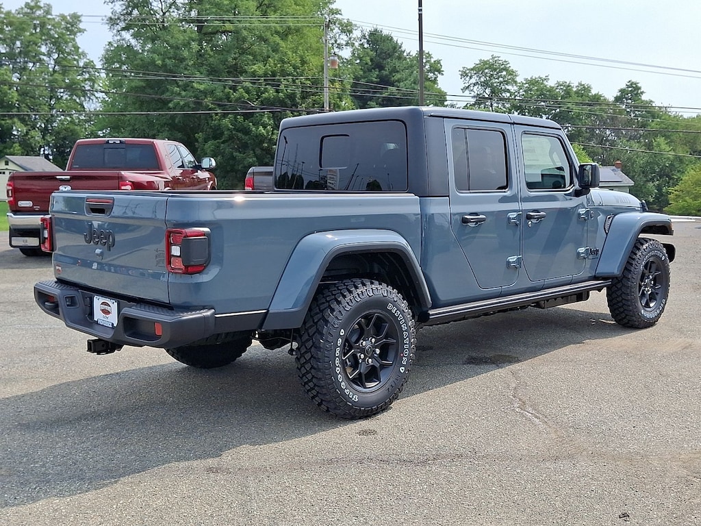New 2026 Jeep Gladiator Willys 4x4 Pickup