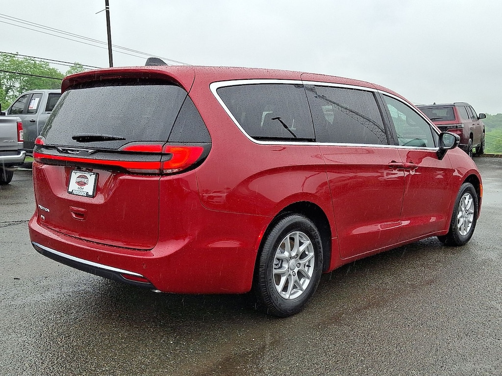 New 2027 Chrysler Pacifica Select Passenger Van
