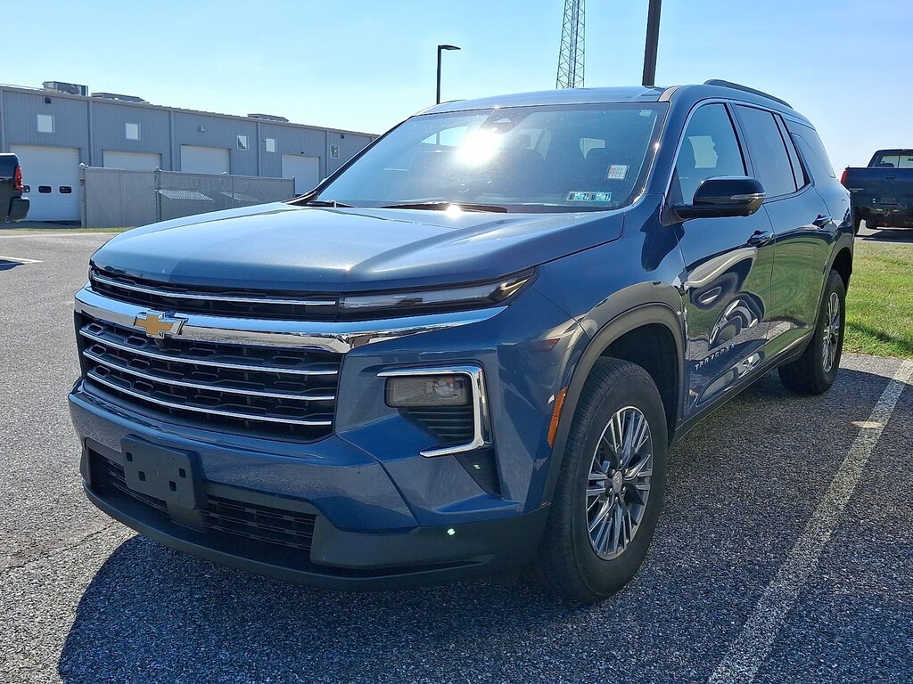 Used 2024 Chevrolet Traverse FWD LT Sport Utility