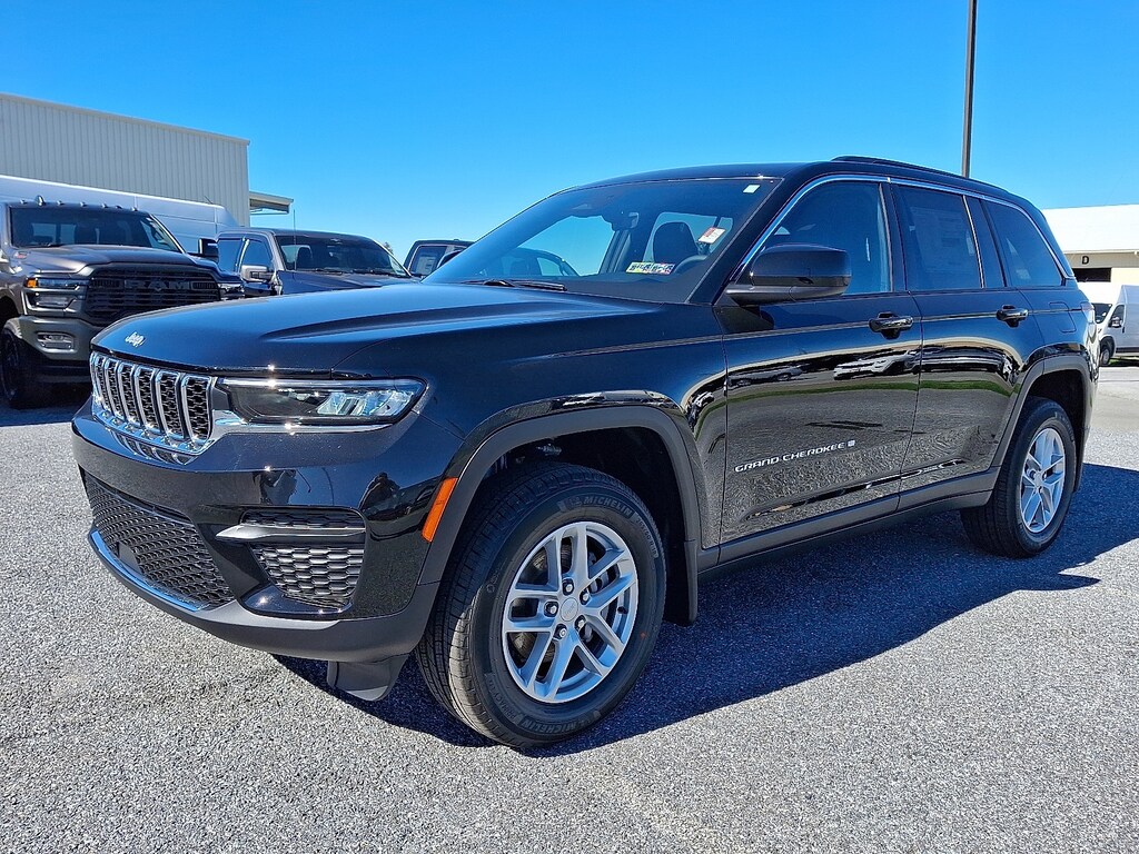 New 2025 Jeep Grand Cherokee Laredo X 4x4 Sport Utility
