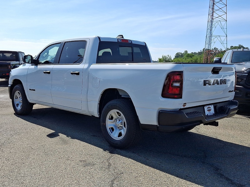 New 2026 Ram 1500 TRADESMAN CREW CAB 4X4 5'7 BOX Pickup