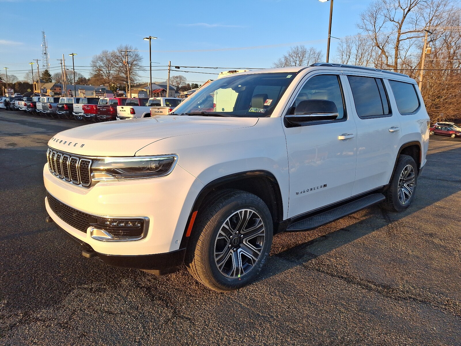 2025 Jeep Wagoneer Base photo 2