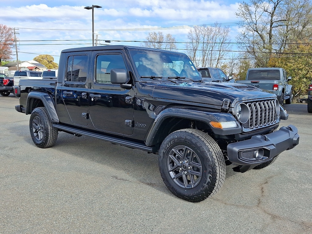 New 2026 Jeep Gladiator Sport S Pickup