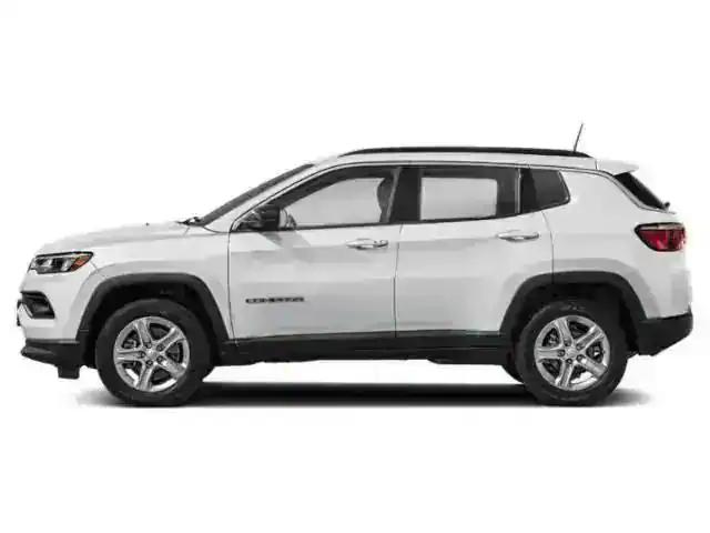 2025 Jeep Compass Latitude photo 2