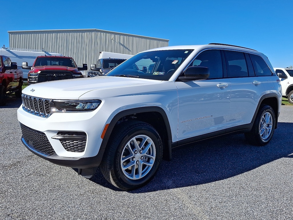 New 2025 Jeep Grand Cherokee Laredo X 4x4 Sport Utility