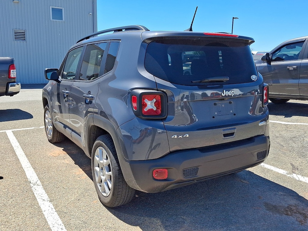 Used 2022 Jeep Renegade Latitude 4x4 Sport Utility