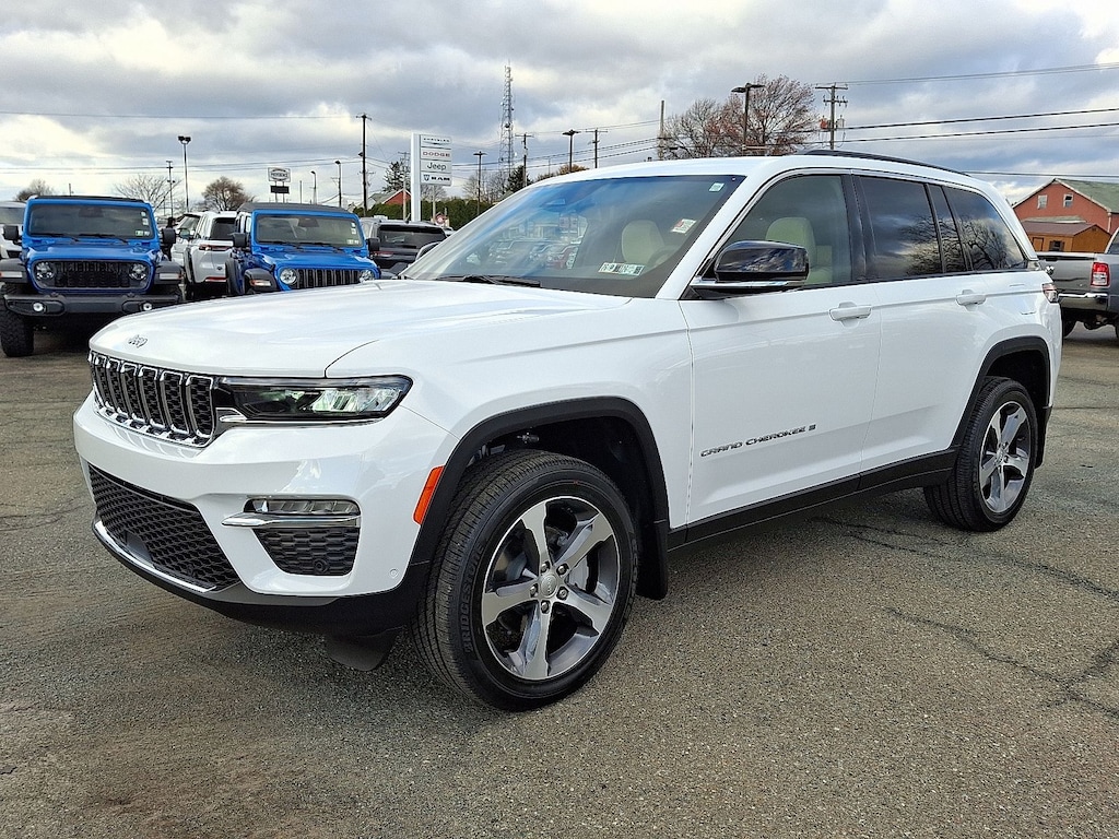 New 2025 Jeep Grand Cherokee Limited 4x4 Sport Utility