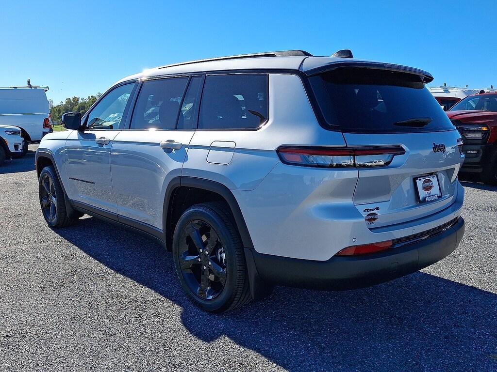New 2025 Jeep Grand Cherokee L ALTITUDE X 4X4 Sport Utility