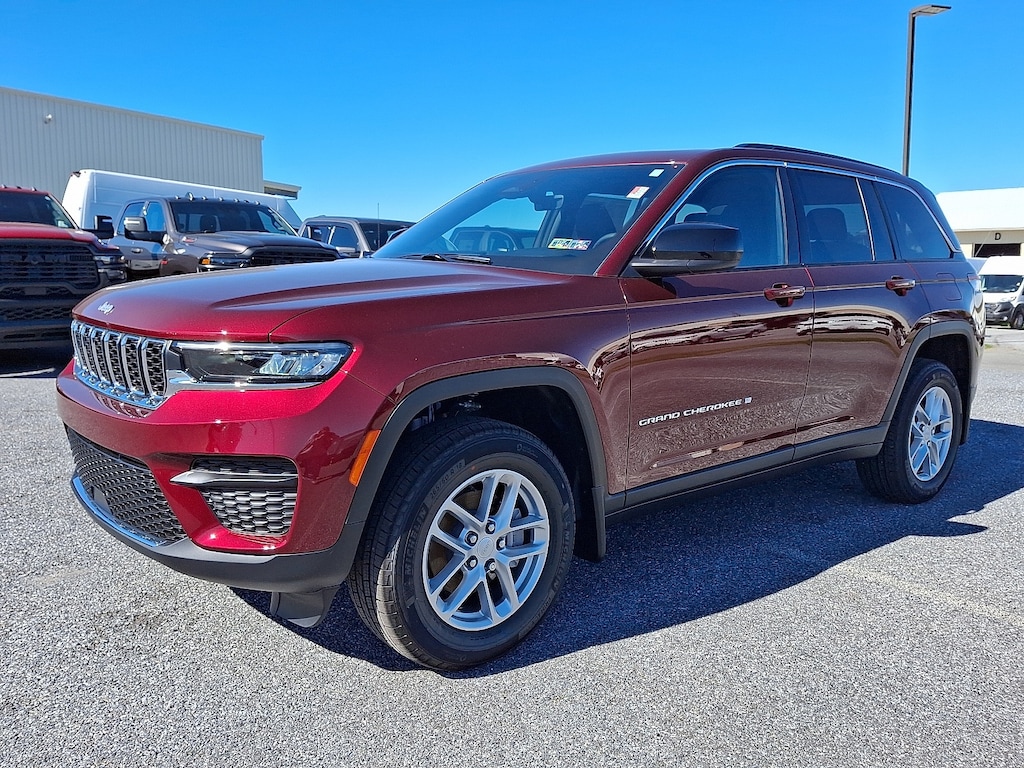 New 2025 Jeep Grand Cherokee LAREDO X 4X4 Sport Utility