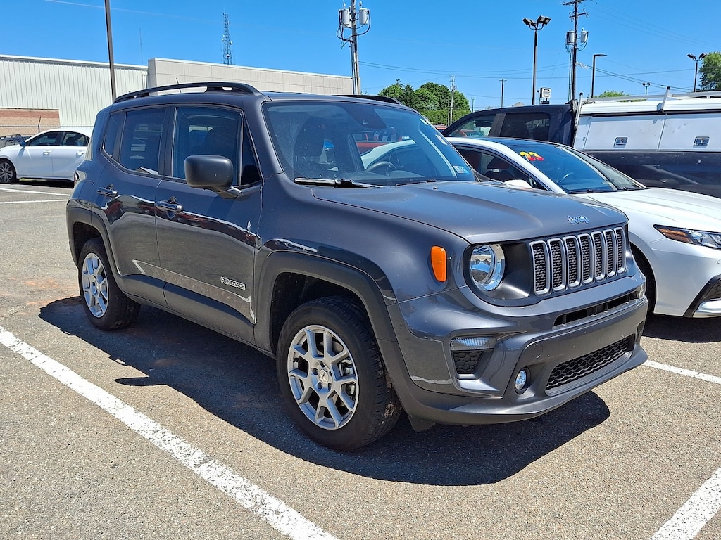Used 2022 Jeep Renegade Latitude 4x4 Sport Utility