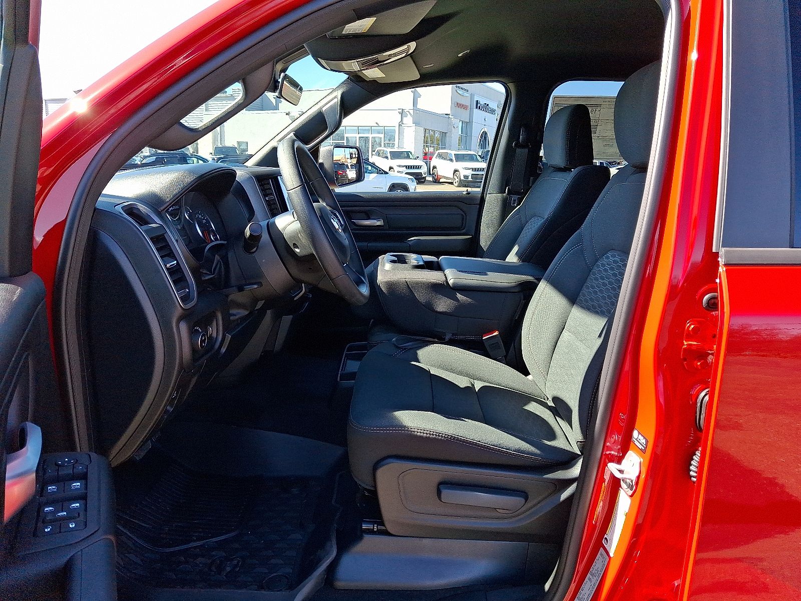 2025 RAM 1500 Tradesman - Photo 6