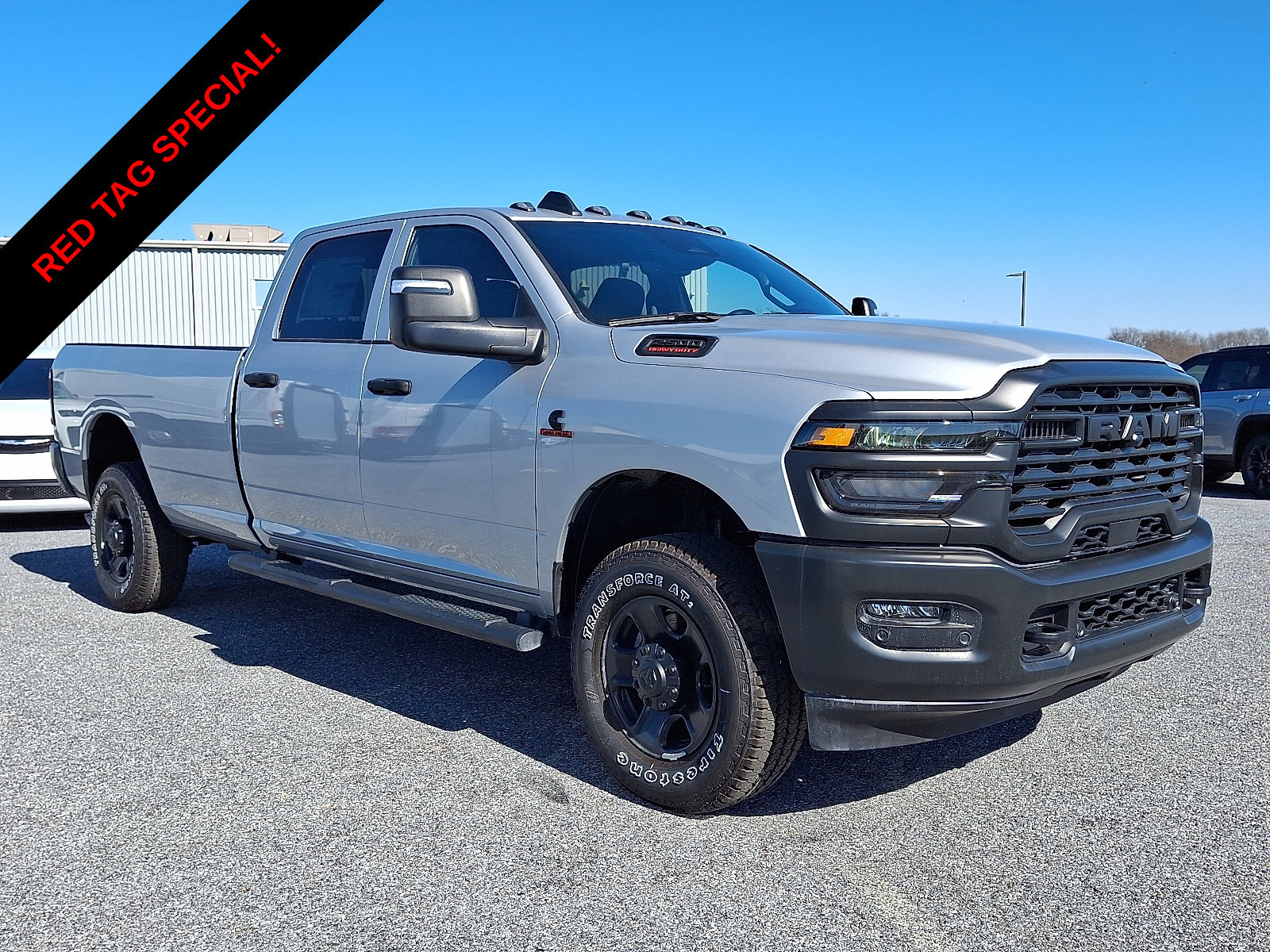 2026 Ram 2500 TRADESMAN CREW CAB 4X4 8' BOX Pickup