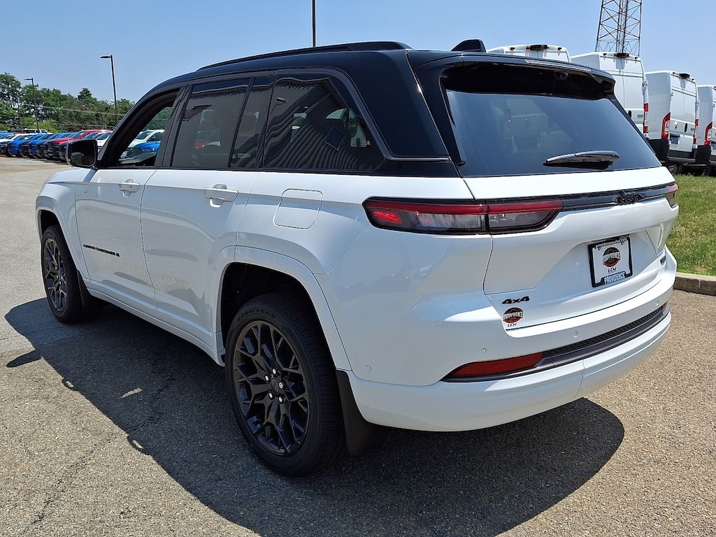 New 2026 Jeep Grand Cherokee Summit 4x4 Sport Utility