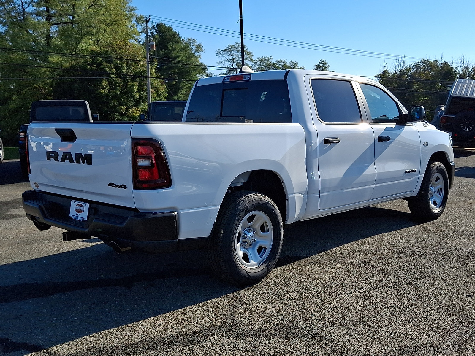 New 2027 Ram 1500 TRADESMAN CREW CAB 4X4 5'7 BOX Pickup